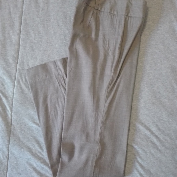 Virgin wool light Hugos Boss dress pants - Picture 2 of 3